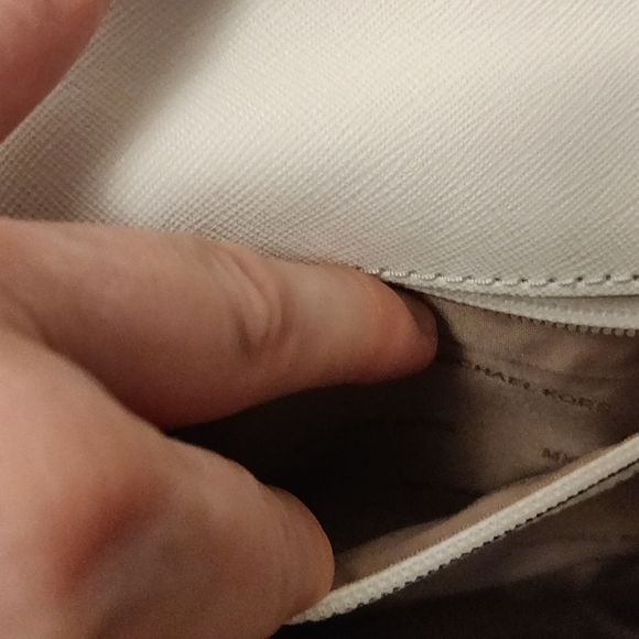 Michael Kors Small White Crossbody / Hand  Bag - Picture 11 of 13